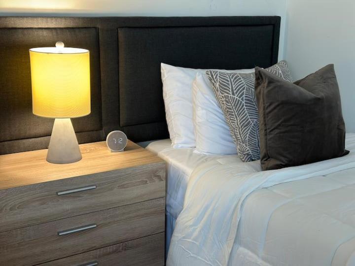 Vine City Home - Duplex - 3 Mins From Gwcc & Mercedes- Benz Stadium 애틀랜타 외부 사진